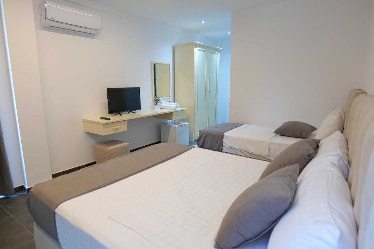 Vila Celaj Hotel Vlorë Eksteriør billede