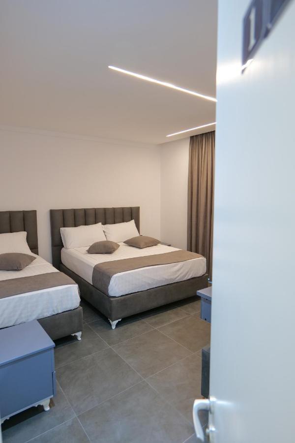 Vila Celaj Hotel Vlorë Eksteriør billede