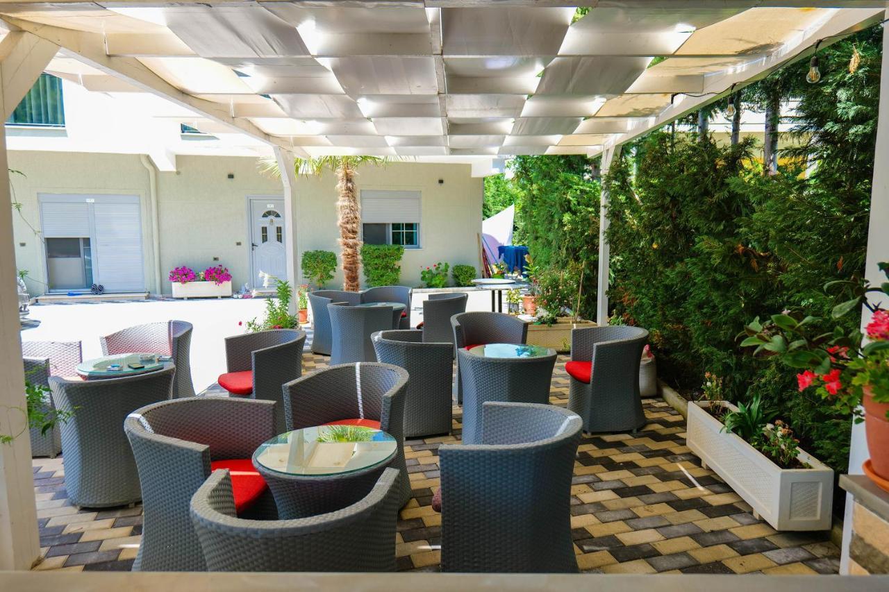 Vila Celaj Hotel Vlorë Eksteriør billede